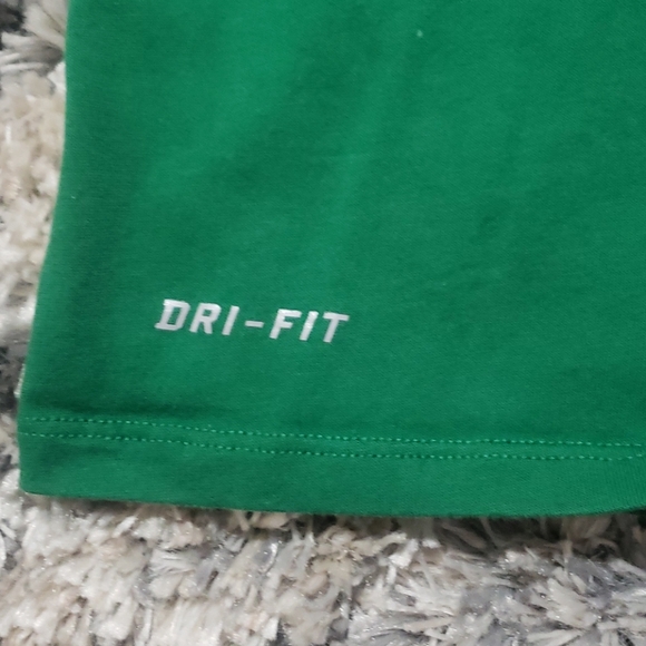 MENS NIKE DRI-FIT TSHIRT IN LARGE - Picture 2 of 4